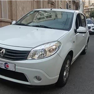 رنو ساندرو اتوماتیک