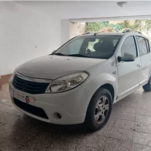 رنو ساندرو اتوماتیک