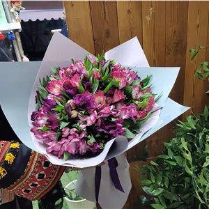 دسته گل بزرگ آلستر - اصفهان