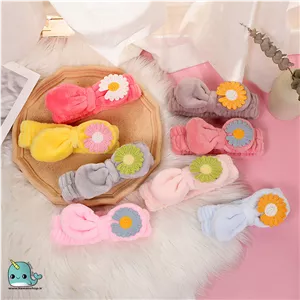 هدبند حوله ای طرح بابونه