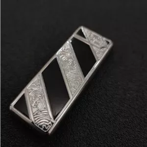 فندک گازی باریک بغل زن برند لایتر(Lighter) راه راه