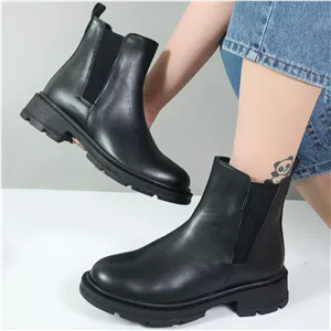 نیم بوت زنانه رنگ مشکی مدل نیم کش موکا کد 65450