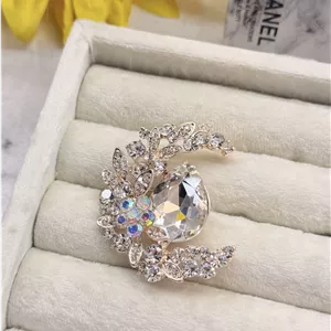 گل سینه ماه و نگین اشک کد mah069