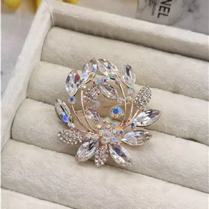 گل سینه نگین قرمز کد mah0112