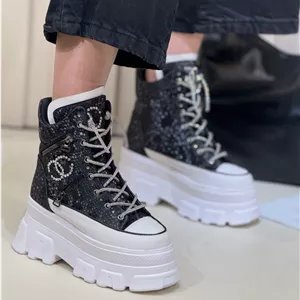 1376 نیم بوت زنانه گوچی بند سوارسکی GUCCI