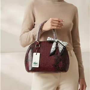 کیف زنانه پوست ماری زرشکی LOUIS VUITTON ترند مد