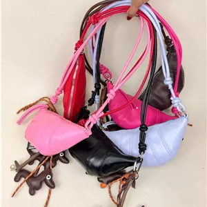 کیف پاسپورتی زنانه زارا طرح کروسان ZARA کد 1534