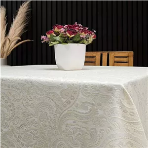 رومیزی رزین تاژ مدل بته جقه سایز 150x150 سانتی‌متر