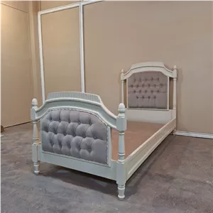تخت خواب یک نفره کلاسیک پارچه ای سایز90 مبلمان آپادانا مدل 600262