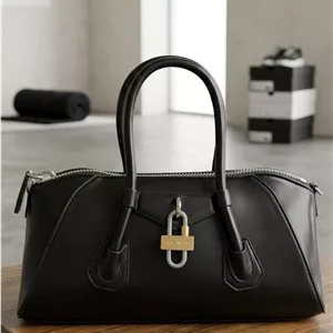 کیف زنانه وارداتی برند جیوانچی - Givenchy رنگ مشکی کد 1712