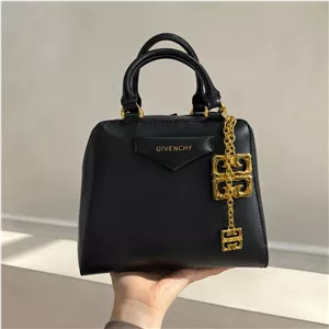 کیف زنانه وارداتی برند جیوانچی (Givenchy)- مشکی کد2030