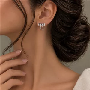 گوشواره پاپیون نگین دار