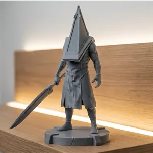 فیگور Pyramid Head از مجموعه ترسناک Silent Hill
