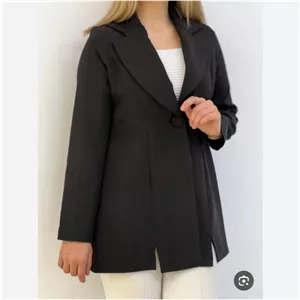 کت مازراتی مشکی تک دکمه جلو چاک با تاپ مشکی برش و دوخت عالی و زیبا قد 80