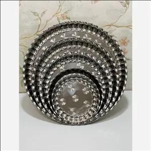 سینی گرد با لبه کنگره ایی