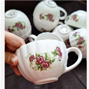 فنجان گل سرخی به قطر 9 بصورت تک عددی