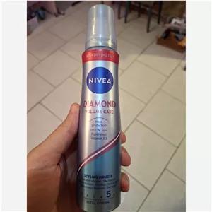 موس حالت دهنده مو نیوا Diamond Volume Care 5 دارای عملکر 5 بعدی حجم 150 میل میل