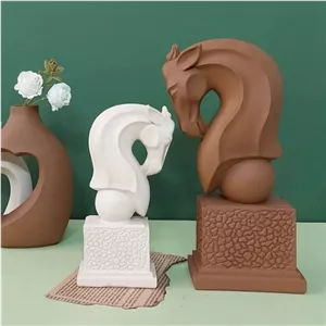 مجسمه دکوری اسب مدل مهره شطرنج