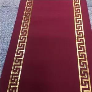 موکت تشریفات قرمز دور طلایی
