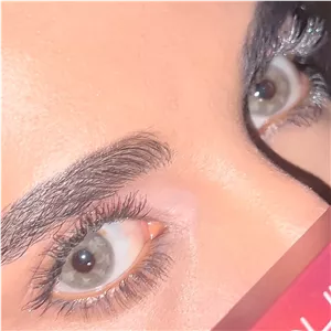 لنز چشم رنگ طوسی سبز طبیعی 