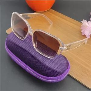 عینک زنانه کائوچویی مارک میو میو یخی\nدارای استاندارد uv 400\nکیفیت بسیار عالی \nسبک و راحت و خوش صورت