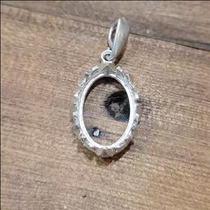 تو گردنی خام نقره