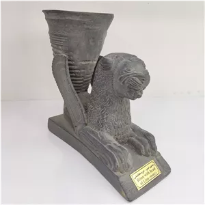 تندیس رومیزی هخامنشی مدل ریتون شیر سایز متوسط جنس رزین طرح سنگ