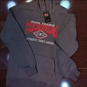 هودی 3 نخ پنبه برند فیلاتی ، سایز لارج و ایکس لارج و دوایکس لارج ، در چهار رنگ ، کیفیت و پارچه و دوخت عالی ، عمده و جزئی