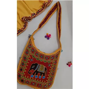 کیف سوزن دوزی