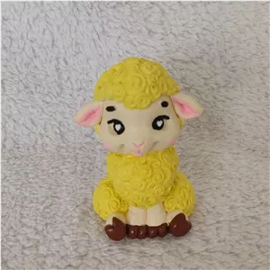 مجسمه گوسفند رنگ شده ، مجسمه عید قربان ، فیگور ببعی ، مجسمه فانتزی بره ناقلا رنگی ،بیس گوسفند رنگ شده جنس سنگ مصنوعی