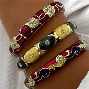 دستبند النگویی میناکاری زنانه طرح پهن نگین دار تنوع طرح رنگ کاملا ثابت کد sm (پس کرایه)