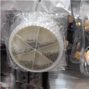 خاویار برای کاشت ناخن 
