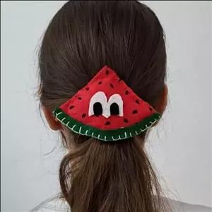 کش مو یلدایی دخترانه نمدی تو پُر  و دور دوخت بامزه مناسب هدیه یلدایی به کوچولوها