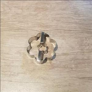 کاتر دونات هلالی قطر  8 سانت،عمق 3 جنس استیل