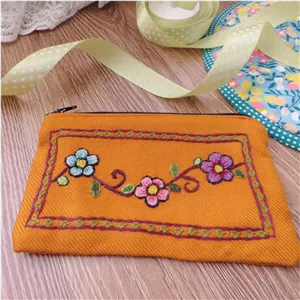 پته دوزی کیف یا جامدادی پته دوزی،جای لوازم سنتی پته دوزی،هدیه مهمان خارجی دستدوز،پته دریا،پته صنایع دستی سوغات کرمان 