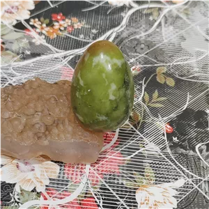 گوی تخم مرغی سنگ یشم معدنی کد 1