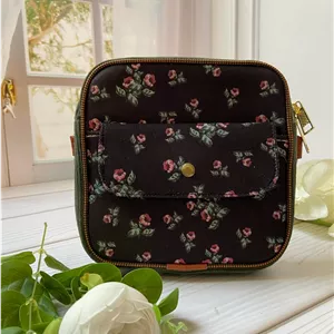 کیف دوشی سلین -کیف پارچه ای زنانه سبک، راحت و جادار برای استفاده روزمره 