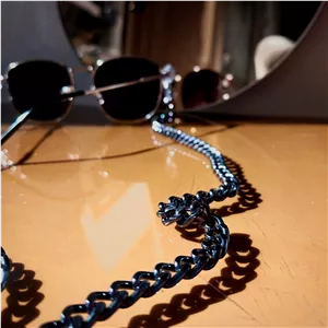 بند عینک زنجیری طرح کارتیر مشکی