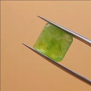 سنگ قیمتی زمرد.وزن6.20قیراط..کدx023 