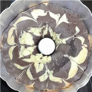 کیک زبرا خانگی با پف زیاد (پس کرایه و هزینه ارسال در مقصد)