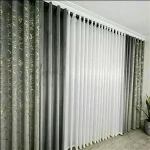 پرده کامل و آماده برای عرض 3 متر  (  2 پنل مخمل کالیفرنیا ترک و 2 پنل مخمل کالیفرنیا طلاکوب و 3 متر حریر الگانت ترک ) 