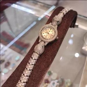 ساعت نقره خارجی زنانه نگین دار  طرح زارا روکش طلا سفید 