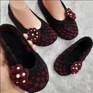 جوراب پاپوش دست بافت دو رنگ مدل لانه زنبوری ست مادر دختر