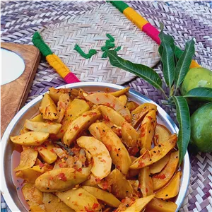 ترشی انبه سنتی ساده خانگی (1000گرم) برش خلالی با طعم ترش وشیرین تولید غرفه لیموما