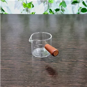 سس خوری پیرکس دسته چوبی حجم 115 میل