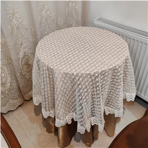 رومیزی غذاخوری گرد حریر گیپور چهار نفره 