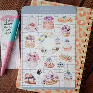 استیکر فانتزی با طرح شیرینی های بلوبری و توت 