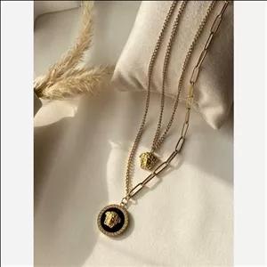 گردنبند ورساچه مدل