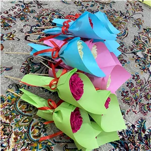 گل کاغذی و گیفت کاغذی بزرگ در رنگ های متنوع 200 عددی