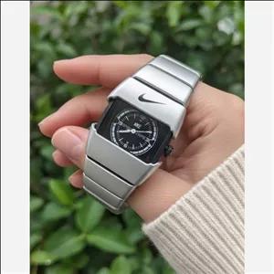 ساعت پسرانه اسپرت Nike باطراحی خاص